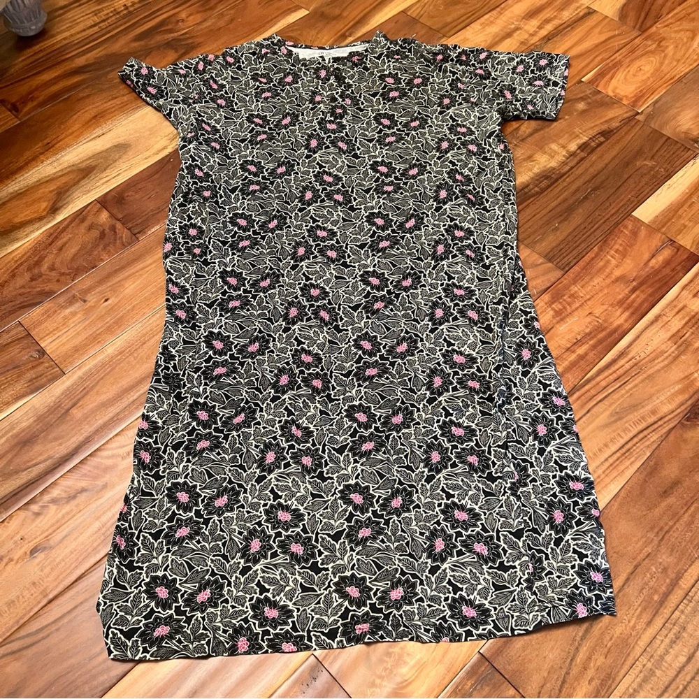Women’s cw classics floral nightgown. Size small - xl